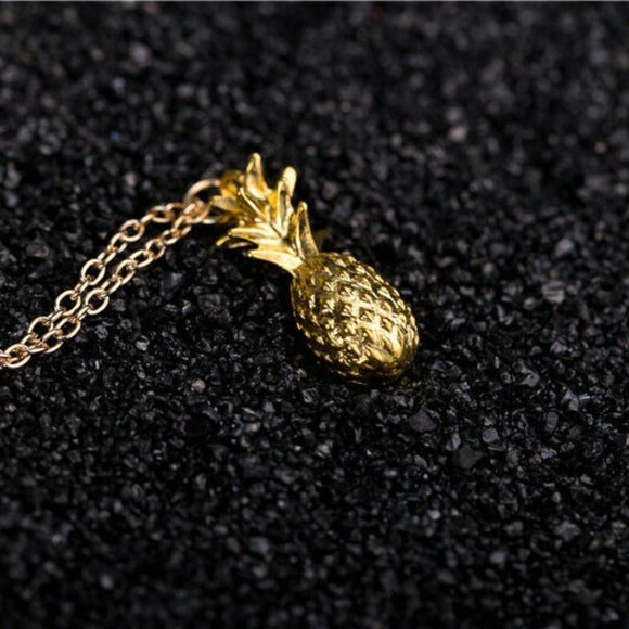 Cute Minimalist Gold Pineapple Pendant Necklace - Picture 2 of 6